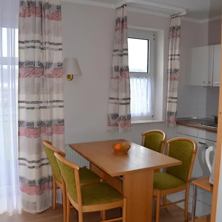 Appartement 10 Im Haus Huehnergott